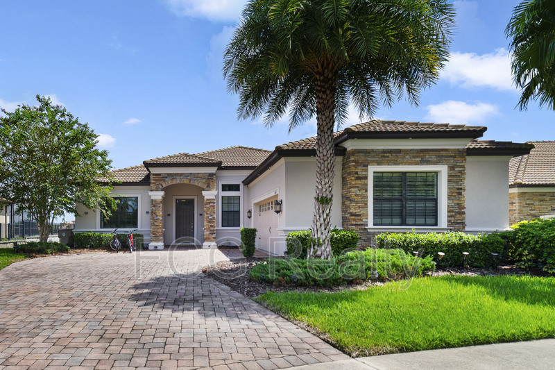 1405 Deuce Cir in Davenport, FL - Foto de edificio