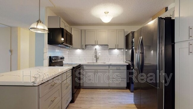 property at 95-273-273 Waikalani Dr