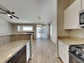 435 Mindoro Ave in North Las Vegas, NV - Building Photo - Building Photo
