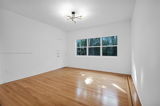 1536 Michigan Ave, Unit 4 in Miami Beach, FL - Building Photo - Building Photo