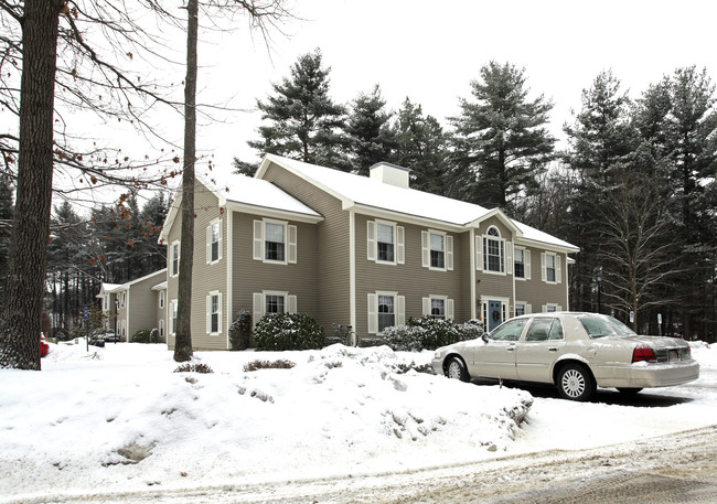 Shaker Meadows in Shirley, MA - Foto de edificio - Building Photo