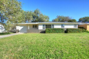 4014 44th St in Lubbock, TX - Building Photo