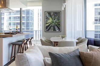 1000 Brickell Plz, Unit 2201 in Miami, FL - Building Photo - Building Photo