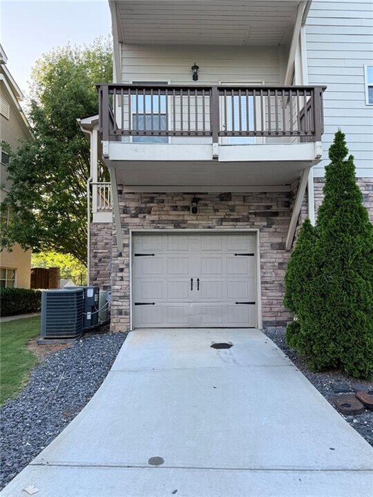 3076 Quantum Ln in Chamblee, GA - Building Photo