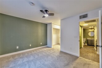 8070 W Russell Rd in Las Vegas, NV - Building Photo - Building Photo