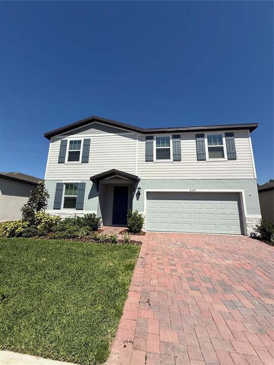 2339 White Tail St in Davenport, FL - Foto de edificio