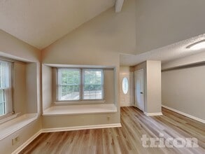 623 Lockhart Ct NE in Marietta, GA - Building Photo - Building Photo
