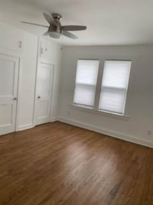 201 W Walch Ave in Fredericksburg, TX - Building Photo - Building Photo