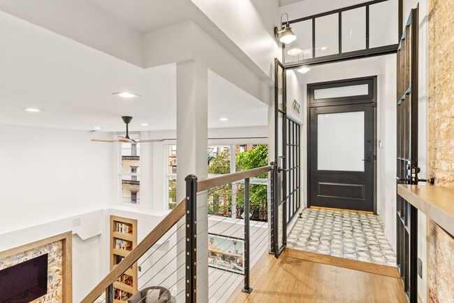 104 Thompson St in New York, NY - Building Photo - Building Photo