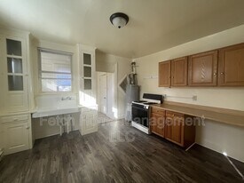 107-109 E Main St in Camp Hill, PA - Building Photo