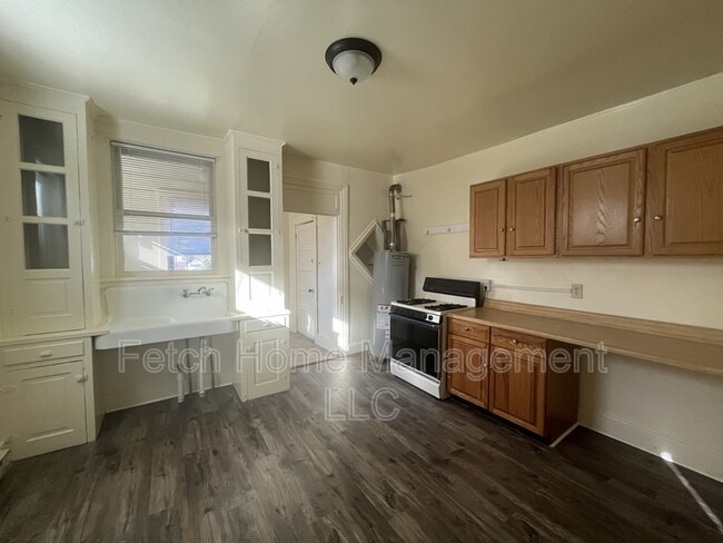 property at 107-109 E Main St