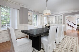 1010 Centre St in Newton, MA - Building Photo - Building Photo