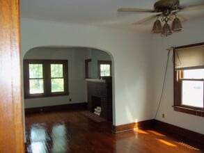 2448 15th Ave in Moline, IL - Building Photo - Building Photo