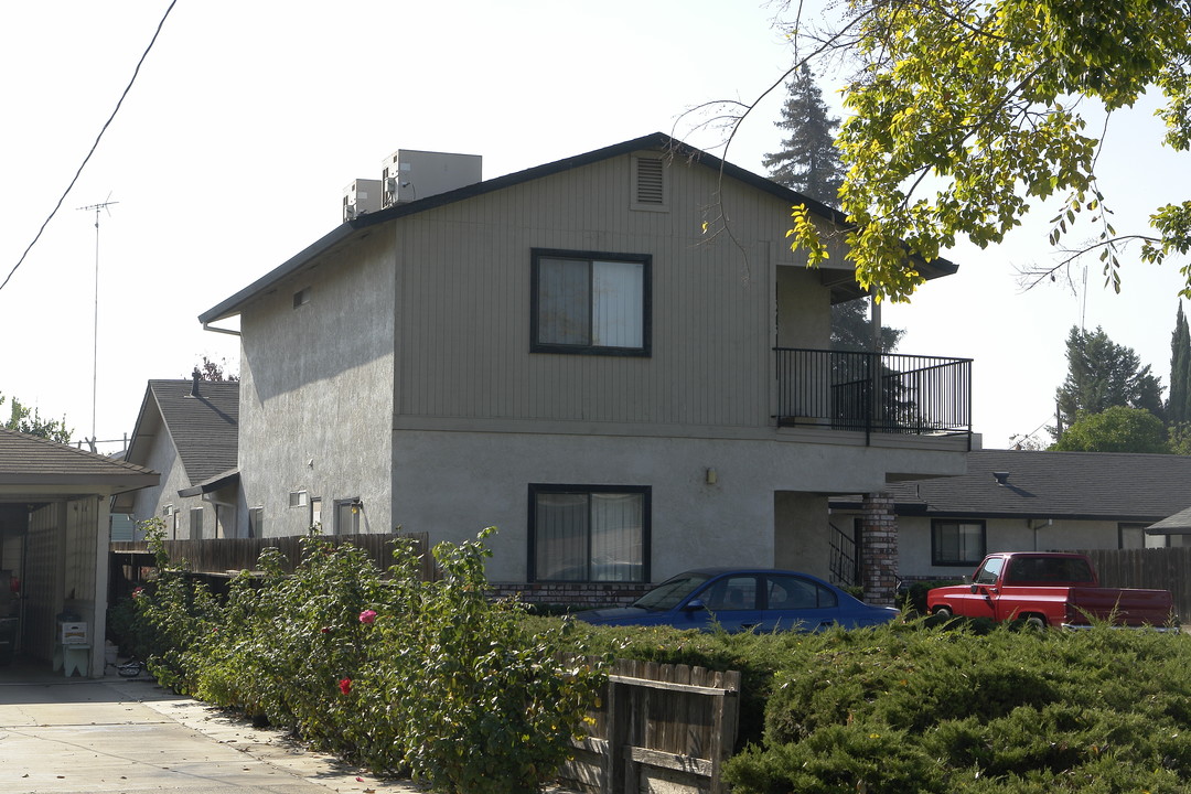 1560-1580 Grove Ave in Atwater, CA - Building Photo