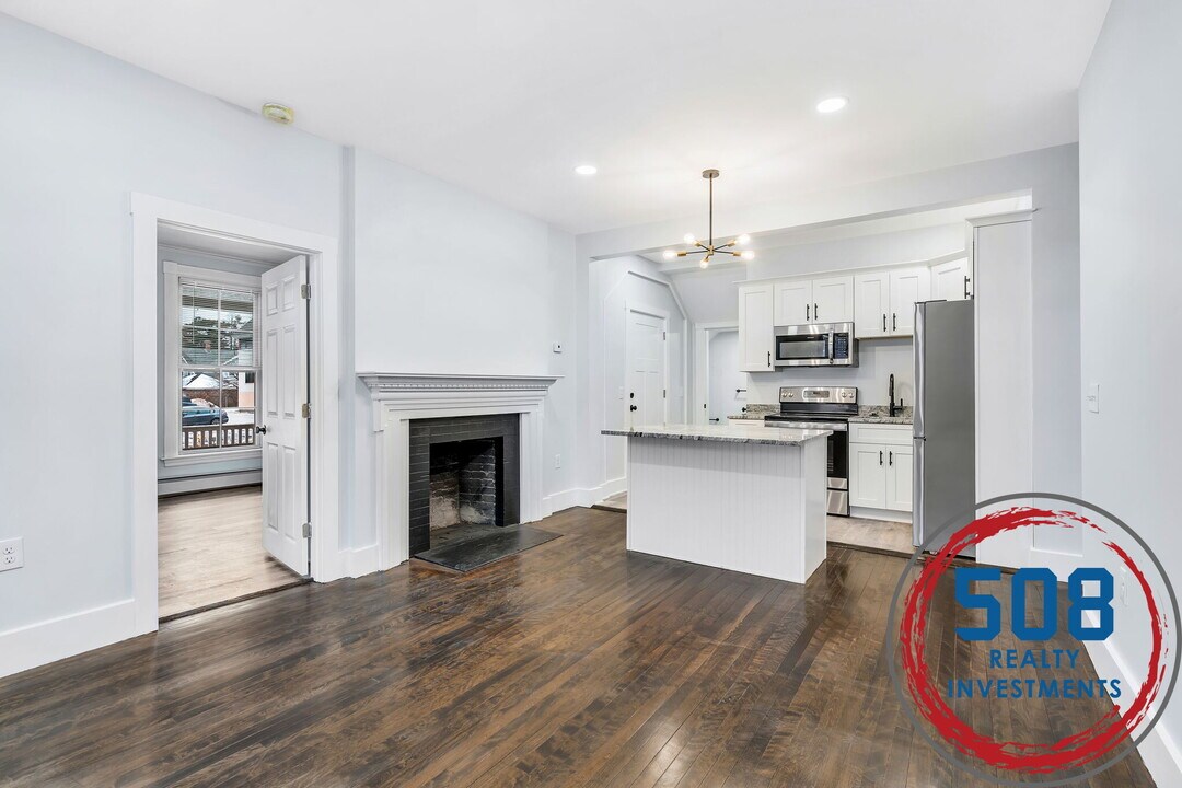 48 Sever St in Worcester, MA - Building Photo