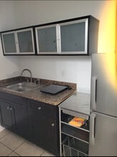 5261 SW 4th St, Unit 5261 in Coral Gables, FL - Foto de edificio - Building Photo
