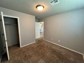 9628 Eli Dr in Moore, OK - Building Photo - Building Photo