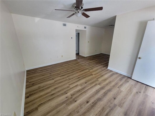 3985 NC-268 in Pilot Mountain, NC - Building Photo - Building Photo