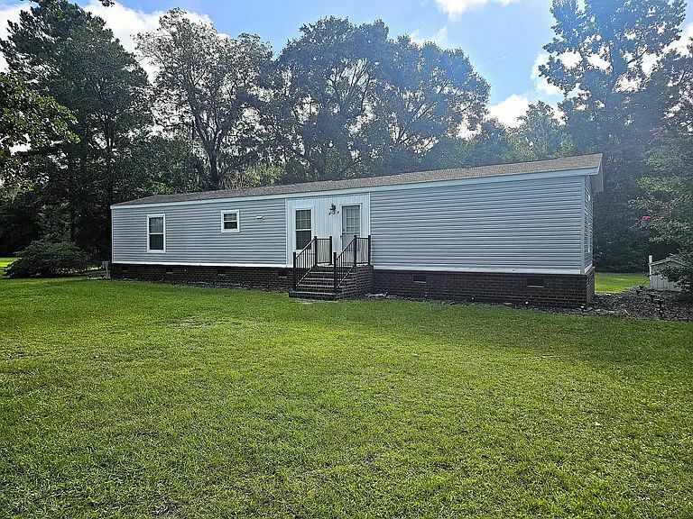 2226 Nichols Hwy in Aynor, SC - Foto de edificio
