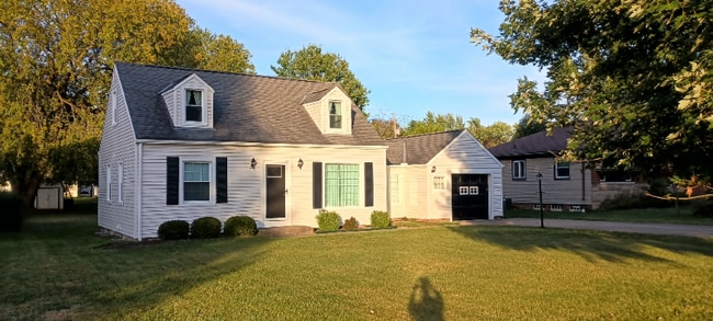 13920 Old Pleasant Valley Rd in Middleburg Heights, OH - Building Photo - Building Photo