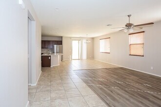 6405 S 47th Dr in Phoenix, AZ - Building Photo - Building Photo