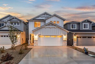 278 W Broyhill St in Meridian, ID - Building Photo