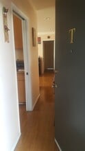 240 W Verdugo Ave, Unit T in Burbank, CA - Building Photo - Building Photo
