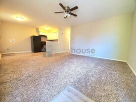 9117 Chesapeake Blvd in Norfolk, VA - Building Photo