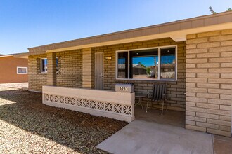6233 E Dodge St in Mesa, AZ - Foto de edificio - Building Photo