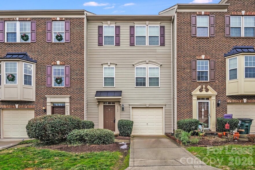 7707 Jackson Pond Dr in Charlotte, NC - Building Photo