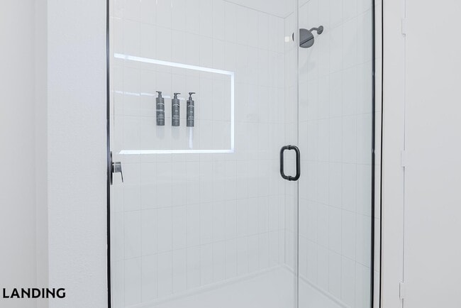 2623 Keene St, Unit 411 in Houston, TX - Building Photo - Building Photo