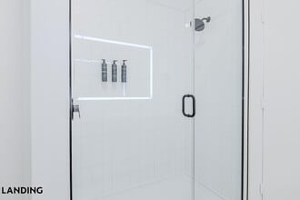 2623 Keene St, Unit 523 in Houston, TX - Building Photo - Building Photo