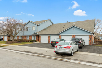 1665 Commodore Ct in Schaumburg, IL - Building Photo - Building Photo
