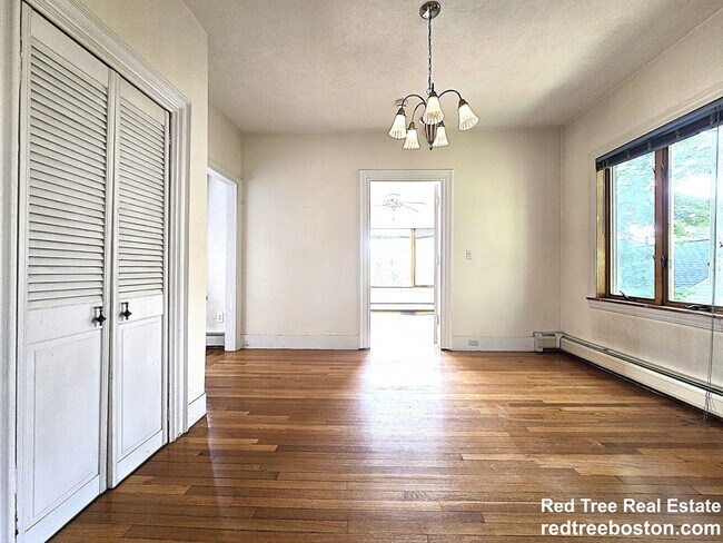 20 Willow St, Unit 2 in Newton, MA - Foto de edificio - Building Photo