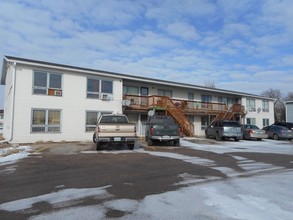 1490-1500 W Four J Rd in Gillette, WY - Building Photo - Building Photo