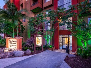 Diplomat Apartments in San Diego, CA - Foto de edificio - Building Photo