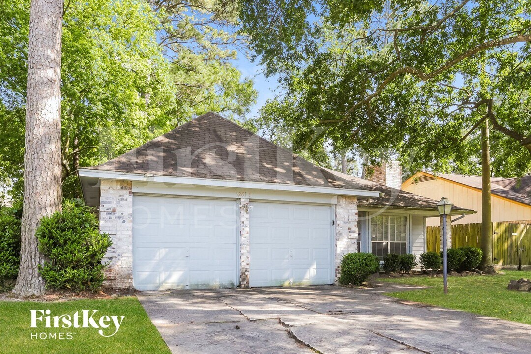 2614 Forestbrook Dr in Spring, TX - Foto de edificio