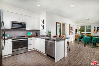 1101 N Main St in Los Angeles, CA - Building Photo - Building Photo