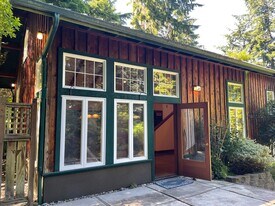 4200 Archwood Ct in Langley, WA - Building Photo