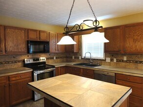 1472 Blake Ct in Fairborn, OH - Building Photo - Building Photo