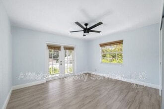 5207 N Flagler Dr in West Palm Beach, FL - Building Photo - Building Photo