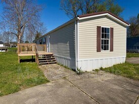 17 Riddle MHP in Teays Valley, WV - Building Photo