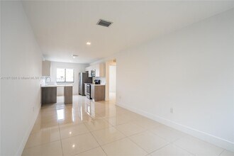 1971 Bay Dr in Miami Beach, FL - Building Photo - Building Photo