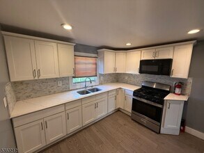 284 Isabella Ave in Irvington, NJ - Building Photo - Building Photo