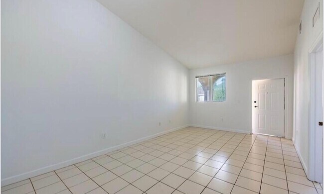 2731 SE 17th Ave-Unit -210 in Homestead, FL - Foto de edificio - Building Photo