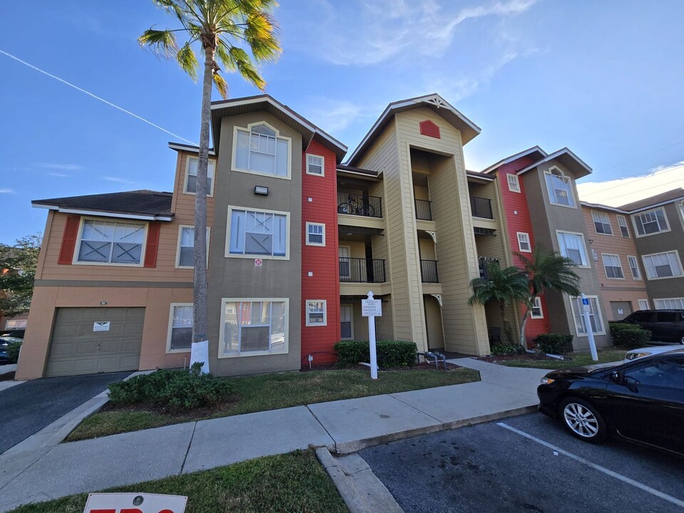 2209 Antigua Pl in Kissimmee, FL - Foto de edificio