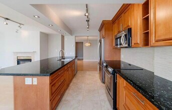 1500 Hornby St in Vancouver, BC - Building Photo - Building Photo