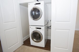 The Laurel at Vintage Park 55+ in Tomball, TX - Building Photo - Interior Photo