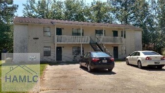 910 Berkshire Terrace in Hinesville, GA - Building Photo