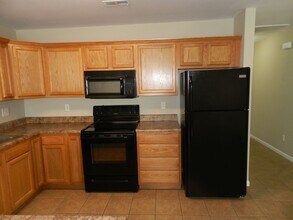 107 Edna St in Waynesville, MO - Building Photo - Building Photo